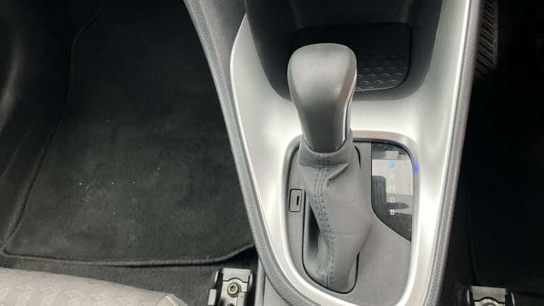 Toyota Yaris 1.5 Hybrid Design 5dr CVT Hybrid Hatchback